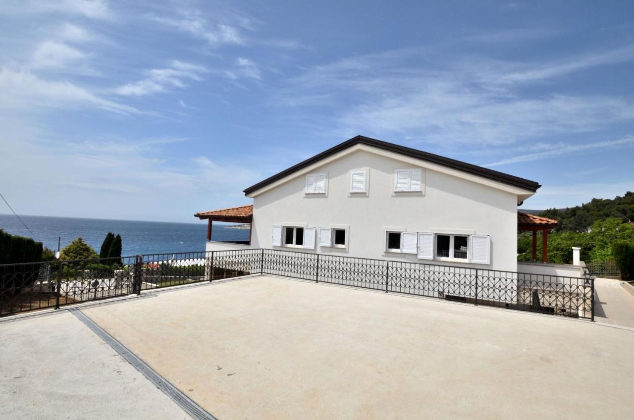 Apartments Villa Sofia Martinšćica Exteriör bild
