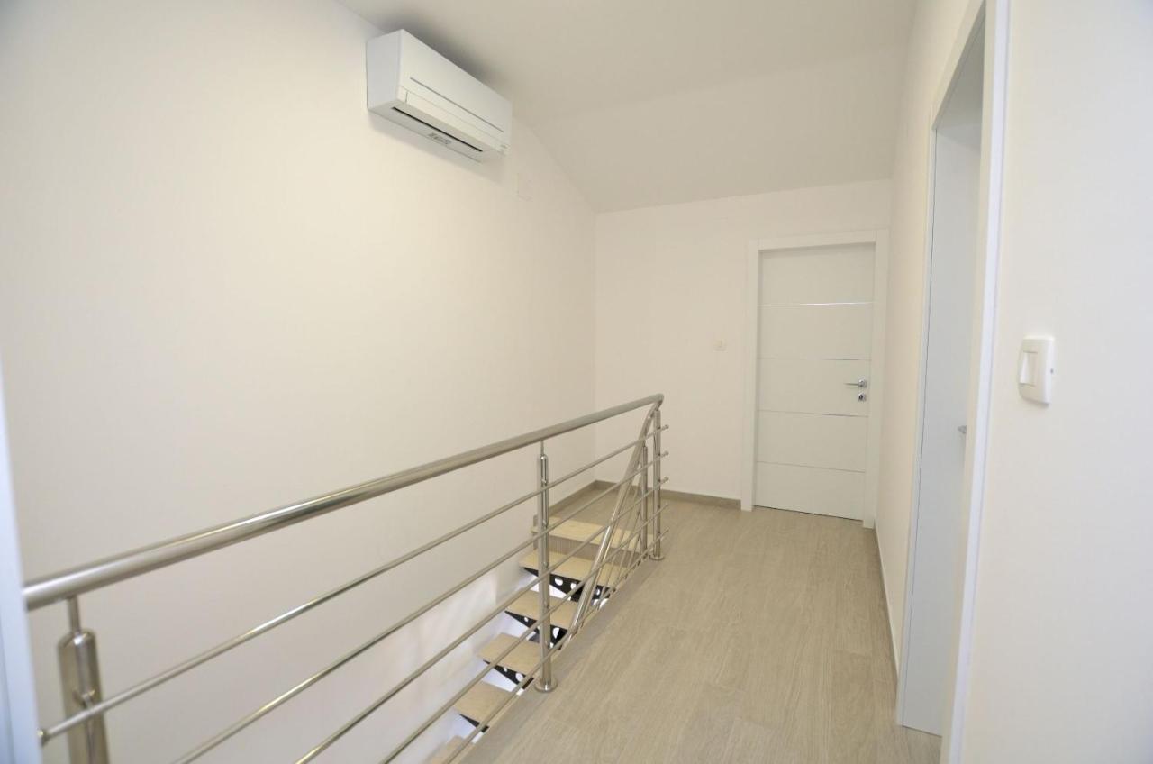 Apartments Villa Sofia Martinšćica Exteriör bild