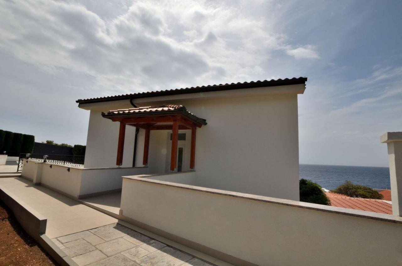 Apartments Villa Sofia Martinšćica Exteriör bild