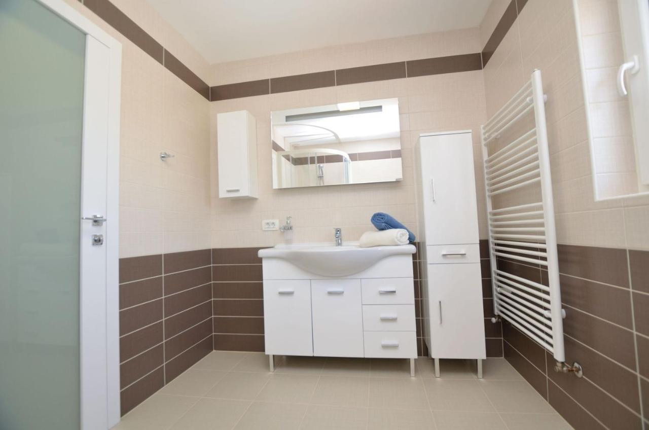 Apartments Villa Sofia Martinšćica Exteriör bild